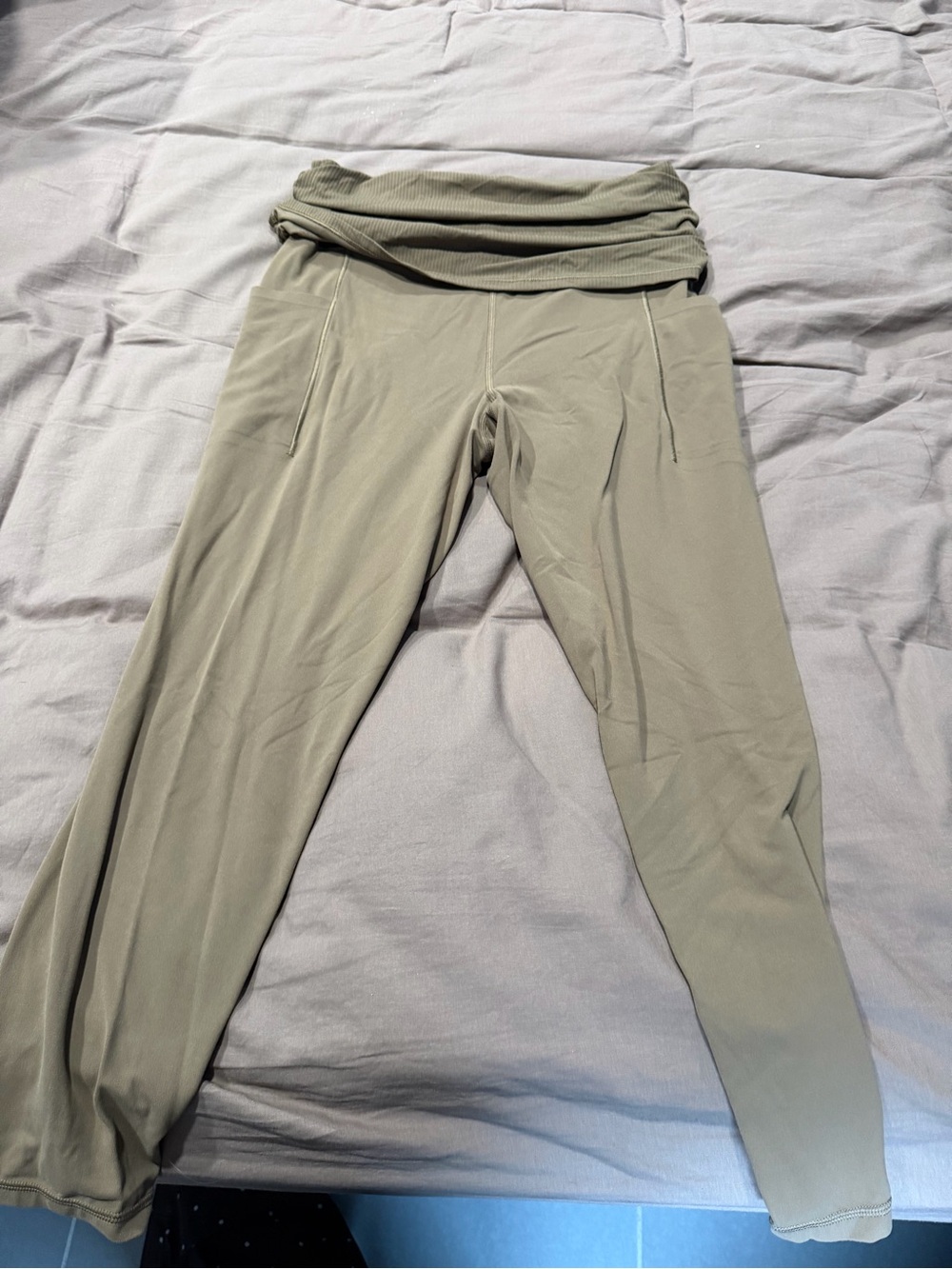 Athleta Kids Fold-Over Waist Leggings in Olive